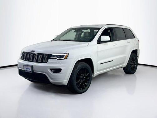 2022 Jeep Grand Cherokee Laredo