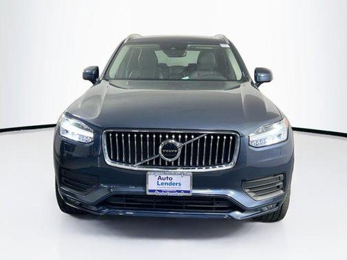 2022 Volvo XC90 T5 Momentum