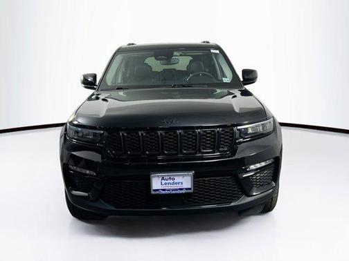 Diamond Black Crystal Pearlcoat 2023 Jeep Grand Cherokee Limited