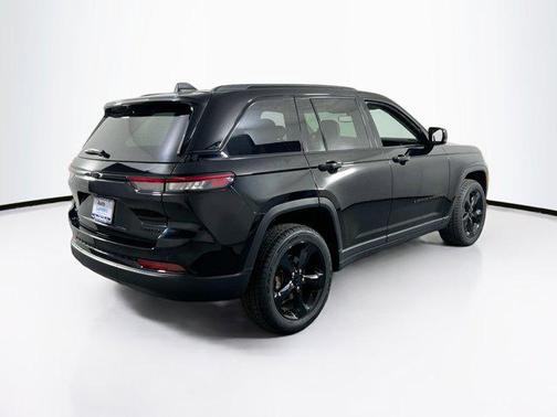 Diamond Black Crystal Pearlcoat 2023 Jeep Grand Cherokee Limited