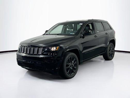 2022 Jeep Grand Cherokee Laredo