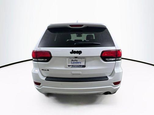 2022 Jeep Grand Cherokee Laredo