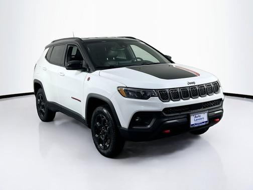 Bright White Clearcoat 2023 Jeep Compass Trailhawk