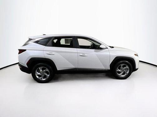2022 Hyundai TUCSON SE