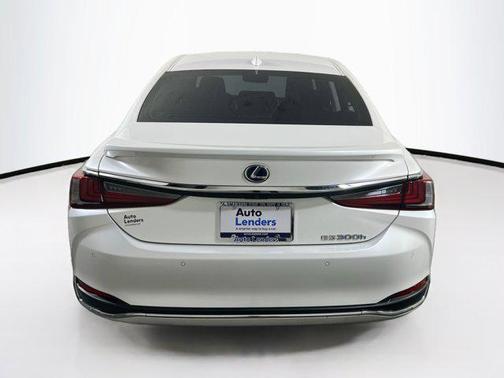 2021 Lexus ES 300h Base