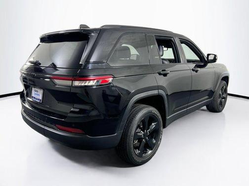 2022 Jeep Grand Cherokee Altitude