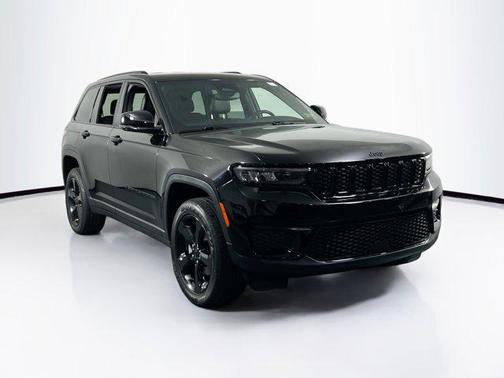 2022 Jeep Grand Cherokee Altitude
