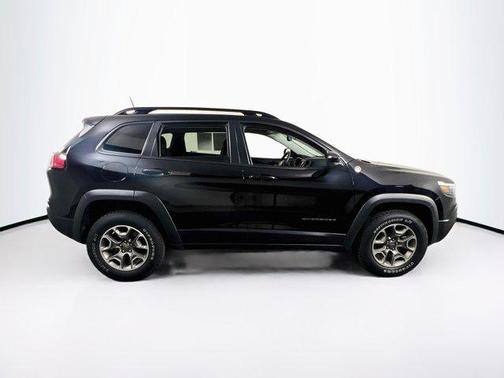 Diamond Black Crystal Pearlcoat 2022 Jeep Cherokee Trailhawk