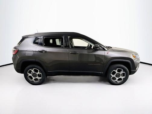 Granite Crystal Metallic Clearcoat 2022 Jeep Compass Trailhawk