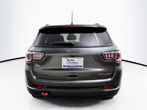Granite Crystal Metallic Clearcoat 2022 Jeep Compass Trailhawk