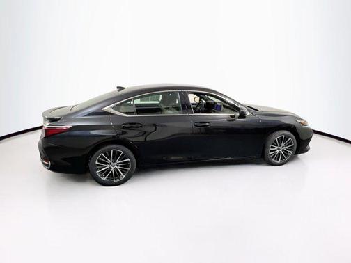 Caviar 2023 Lexus ES 300h Base