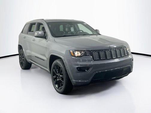 2022 Jeep Grand Cherokee Laredo