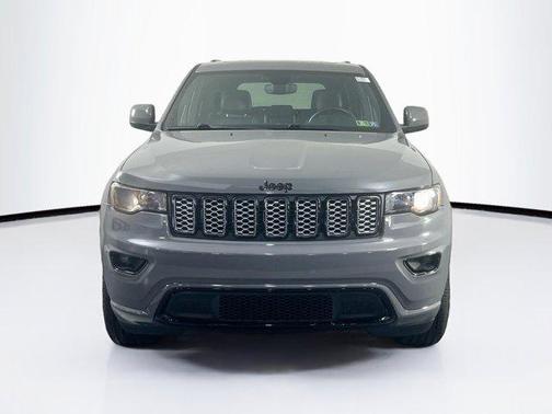 2022 Jeep Grand Cherokee Laredo