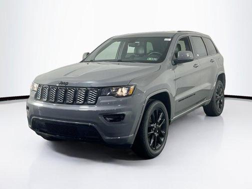 2022 Jeep Grand Cherokee Laredo