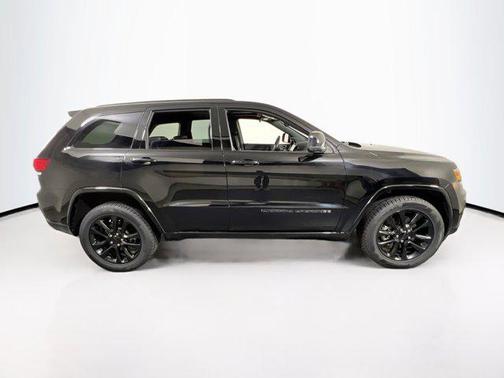 2022 Jeep Grand Cherokee Laredo