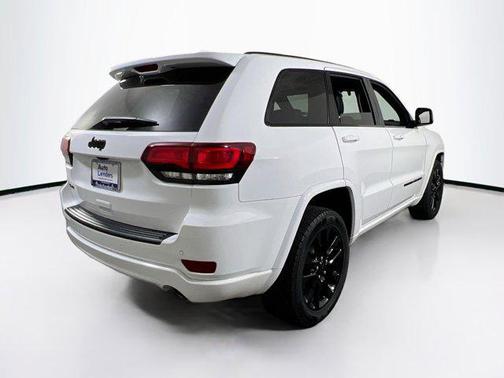 2022 Jeep Grand Cherokee Laredo