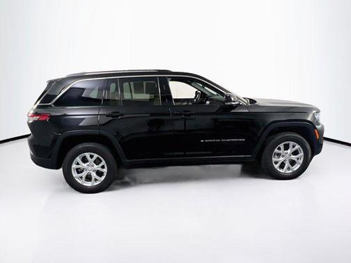 Diamond Black Crystal Pearlcoat 2023 Jeep Grand Cherokee Limited