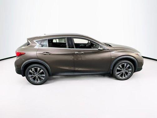 2019 INFINITI QX30 LUXE