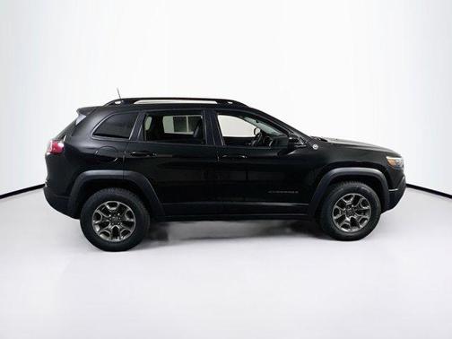 Diamond Black Crystal Pearlcoat 2022 Jeep Cherokee Trailhawk