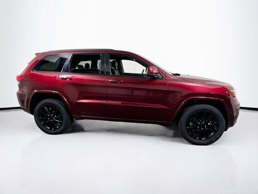 2022 Jeep Grand Cherokee Laredo