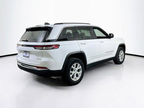 Bright White Clearcoat 2023 Jeep Grand Cherokee Limited