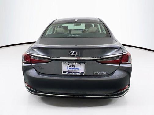 2020 Lexus ES 300h Luxury