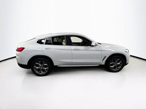 2022 BMW X4 xDrive30i