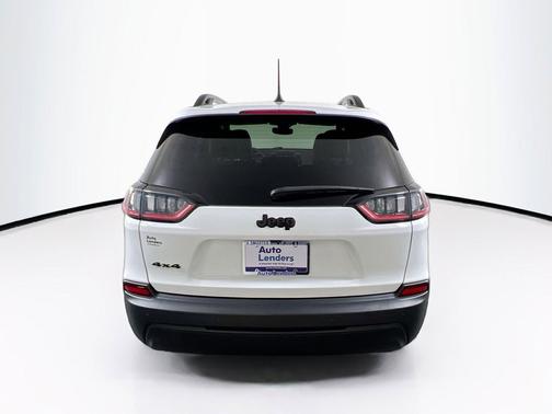 Bright White Clearcoat 2023 Jeep Cherokee Altitude