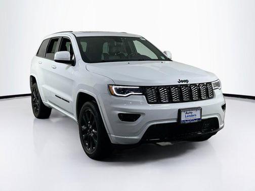 2022 Jeep Grand Cherokee Laredo