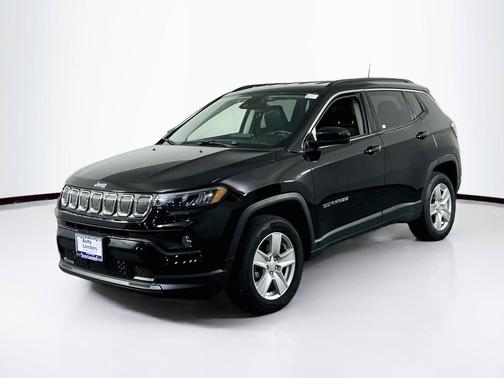 Diamond Black Crystal Pearlcoat 2022 Jeep Compass Latitude