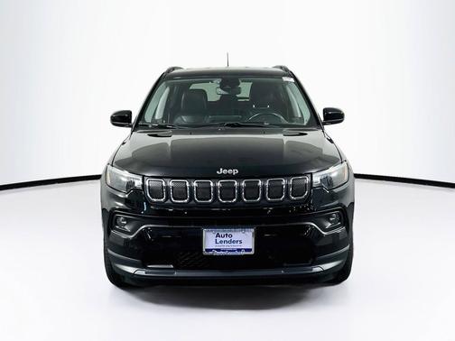 Diamond Black Crystal Pearlcoat 2022 Jeep Compass Latitude
