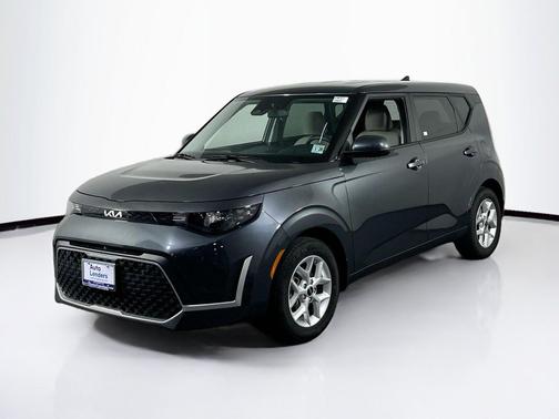 Gravity Gray 2024 Kia Soul LX