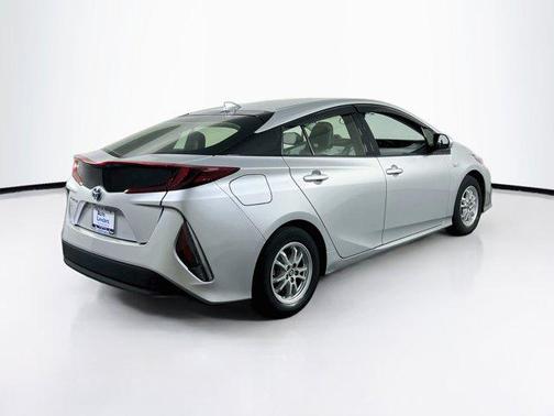Classic Silver Metallic 2018 Toyota Prius Prime Premium
