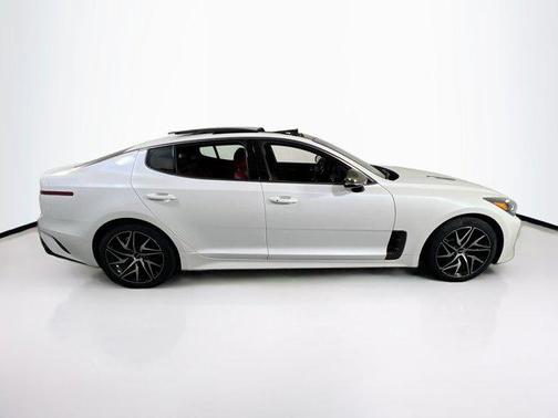 2022 Kia Stinger GT-Line