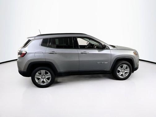 Billet Silver Metallic Clearcoat 2022 Jeep Compass Latitude