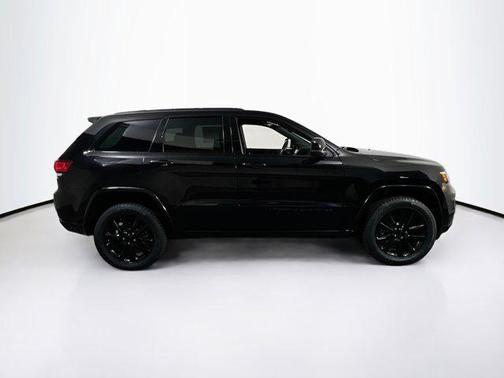 2022 Jeep Grand Cherokee Laredo