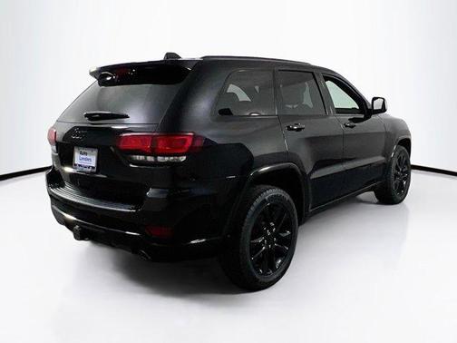 2022 Jeep Grand Cherokee Laredo