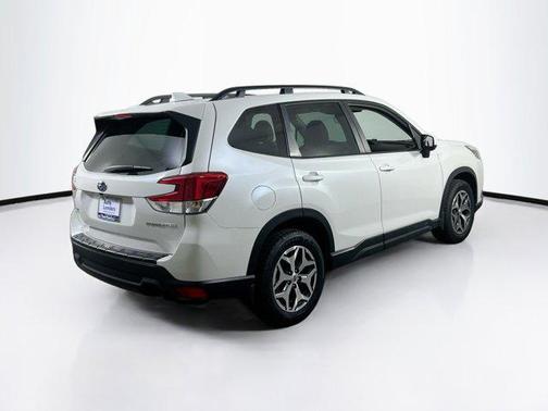 Crystal White Pearl 2023 Subaru Forester Premium