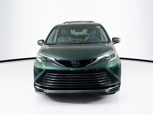 2022 Toyota Sienna Limited