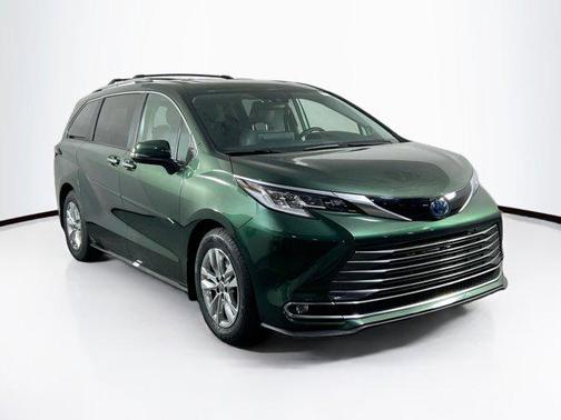 2022 Toyota Sienna Limited