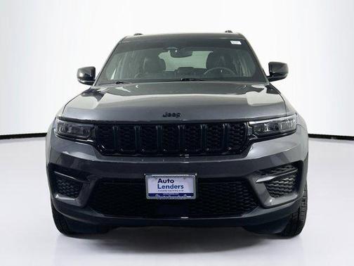 Baltic Gray Metallic Clearcoat 2023 Jeep Grand Cherokee Altitude