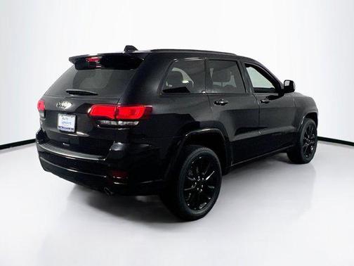 2022 Jeep Grand Cherokee Laredo