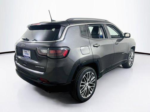 Granite Crystal Metallic Clearcoat 2022 Jeep Compass Limited