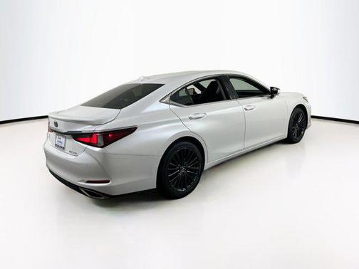2022 Lexus ES 350 Base