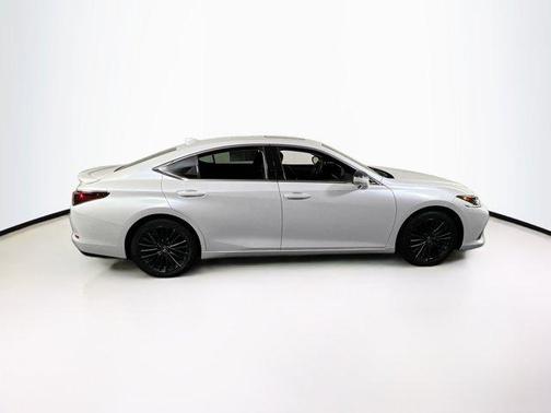 2022 Lexus ES 350 Base
