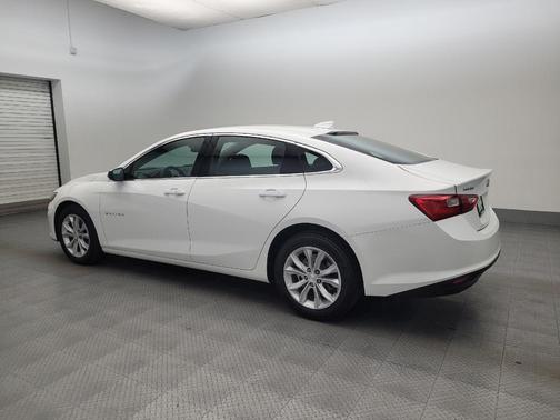 Summit White 2025 Chevrolet Malibu FWD 1LT