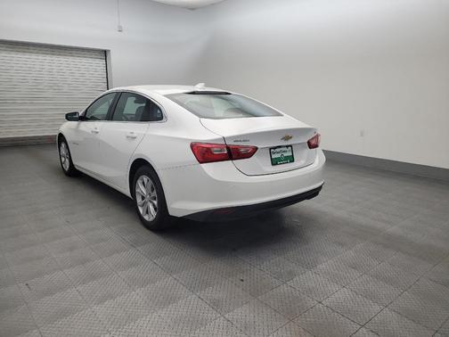 Summit White 2025 Chevrolet Malibu FWD 1LT