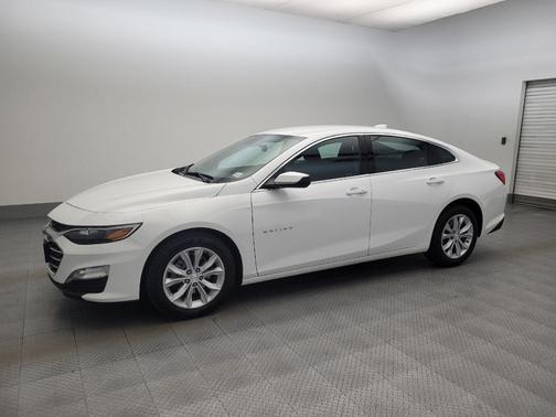 Summit White 2025 Chevrolet Malibu FWD 1LT