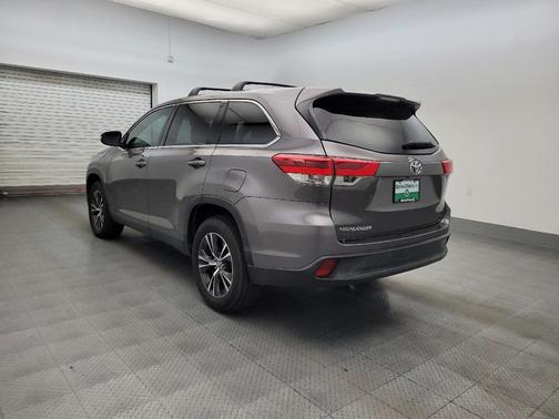 Predawn Gray Mica 2019 Toyota Highlander LE