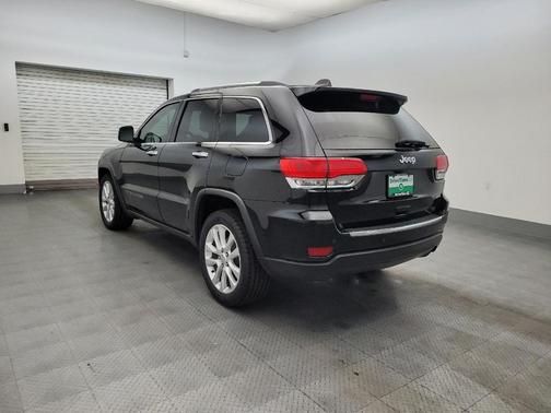 Diamond Black Crystal Pearlcoat 2017 Jeep Grand Cherokee Limited